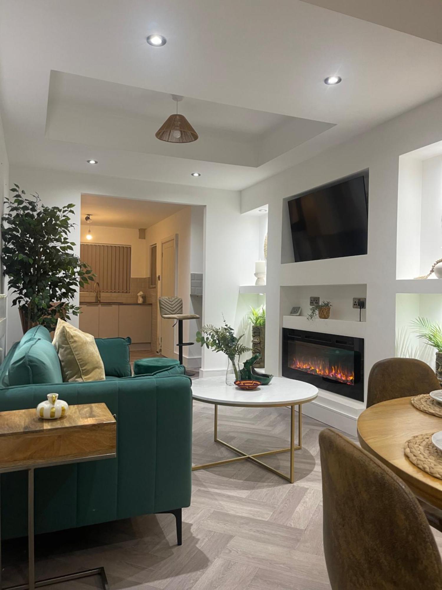 Ilayda Stays - 22 Alexandra Street ポート・タルボット エクステリア 写真